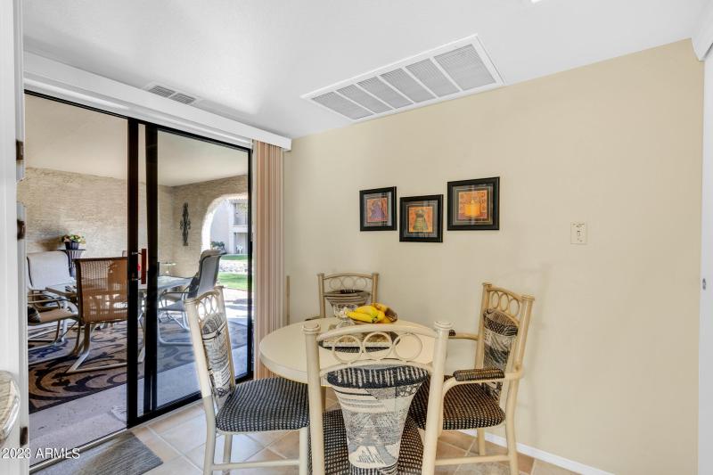 9430 E Mission Ln-10