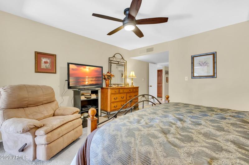 9430 E Mission Ln-20