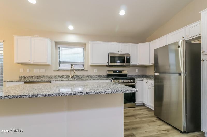 005-photo-kitchen-11484981