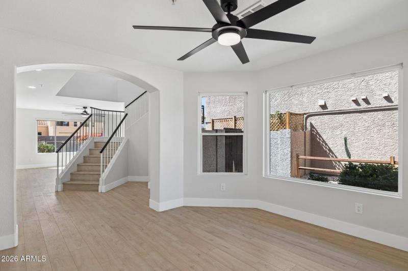 7-web-or-mls-8833-e-charter-oak-dr