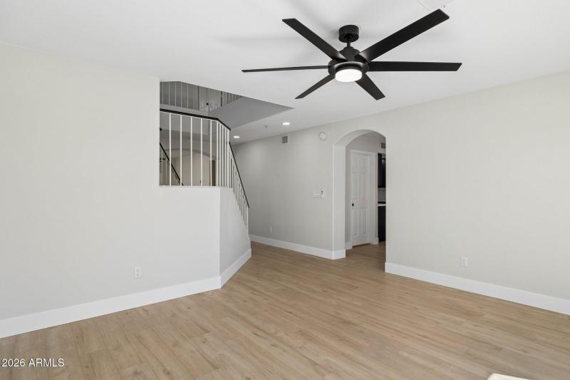 9-web-or-mls-8833-e-charter-oak-dr