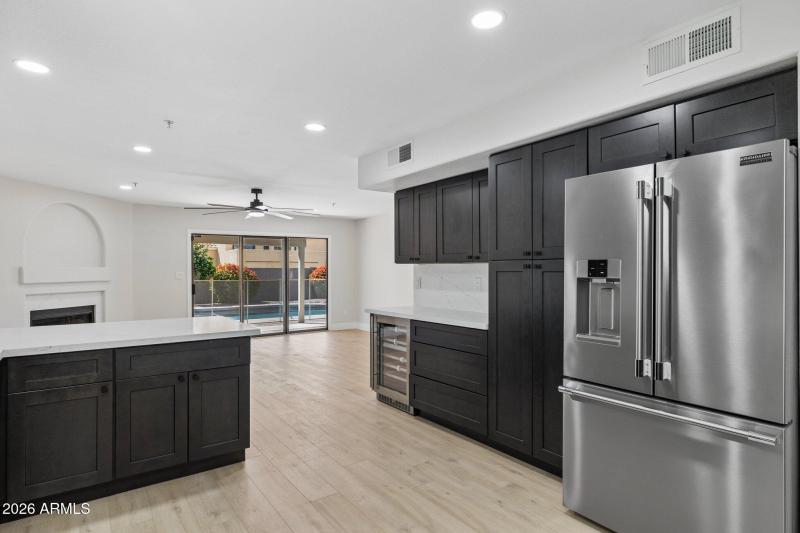 19-web-or-mls-8833-e-charter-oak-dr