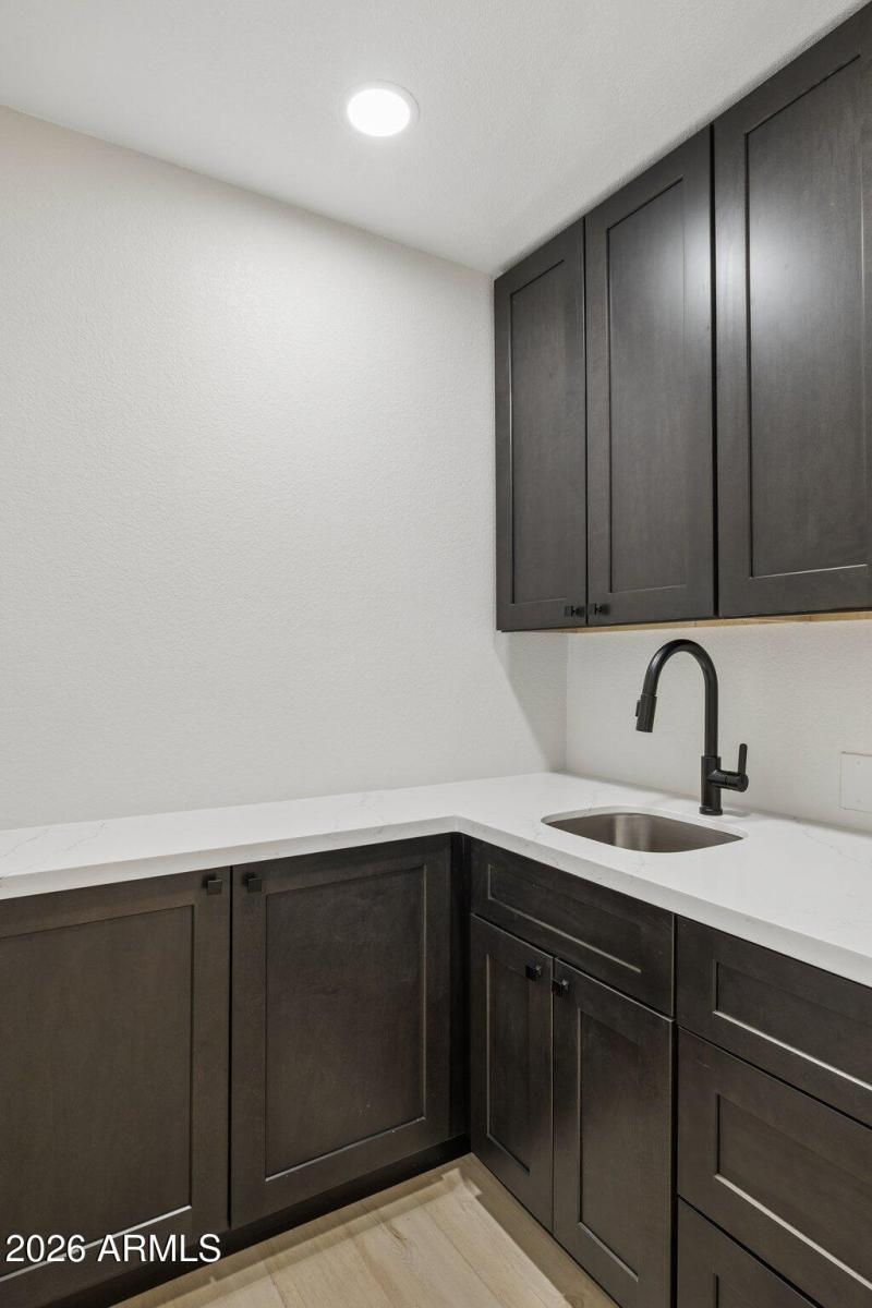 21-web-or-mls-8833-e-charter-oak-dr