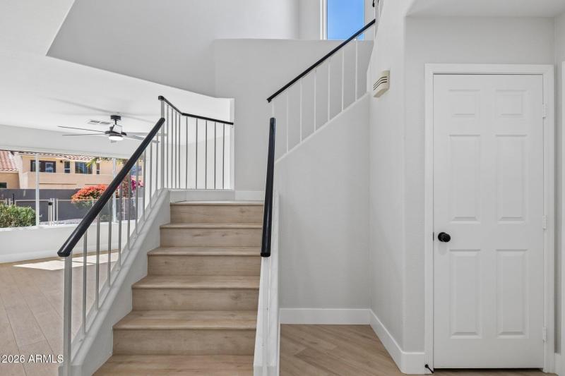 22-web-or-mls-8833-e-charter-oak-dr