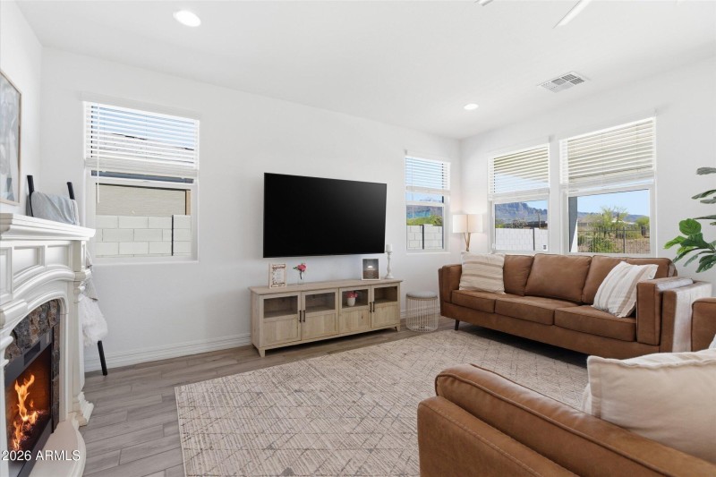 44-DSC04230_with_fire