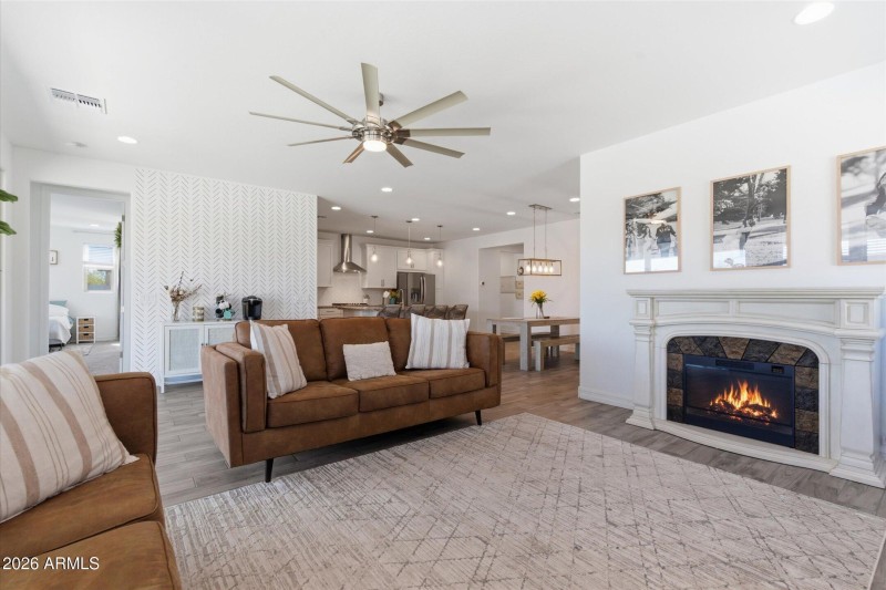 45-DSC04239_with_fire_autofill_21885569