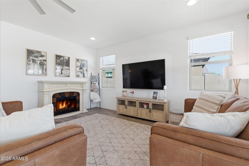 46-DSC04227_with_fire