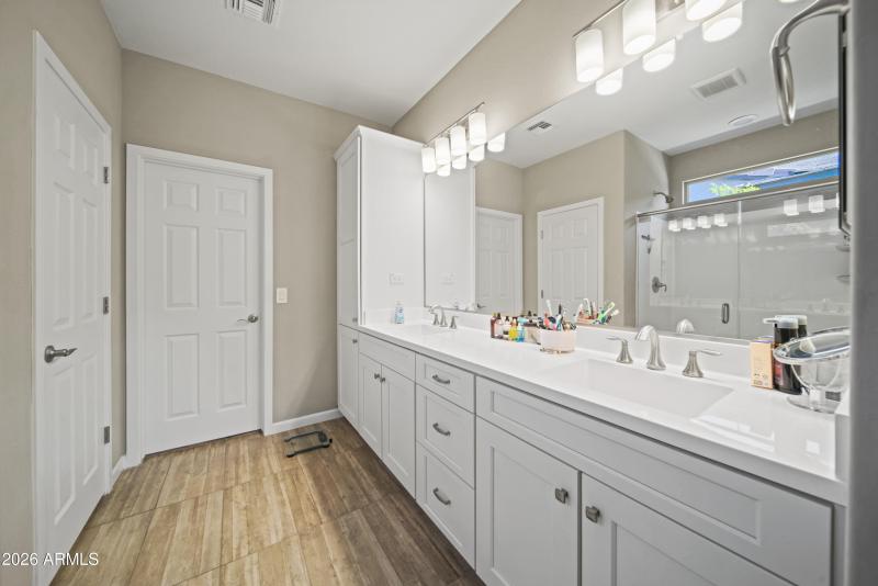 4518 Charrow Ct00040