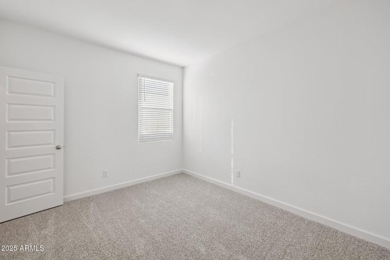 20-web-or-mls-1476-s-241st-ave