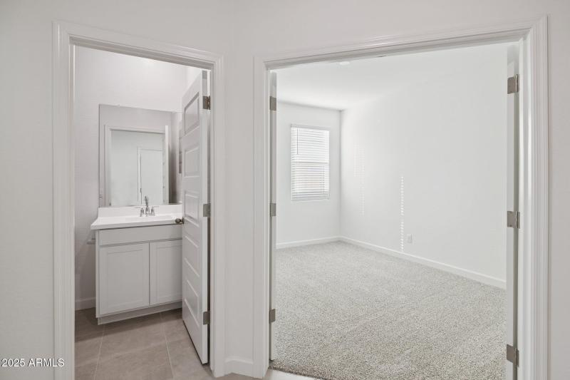 27-web-or-mls-1476-s-241st-ave