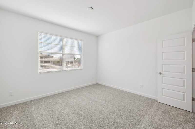 22-web-or-mls-1476-s-241st-ave