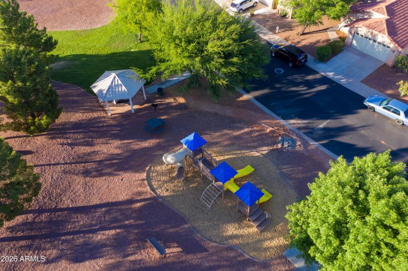 4 Club house and pool HOLIDAY-7