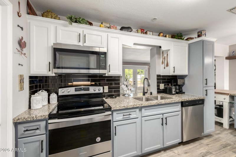 Stainless appliances