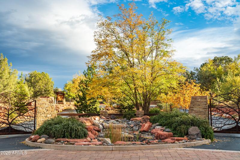 Cross Creek Entrance