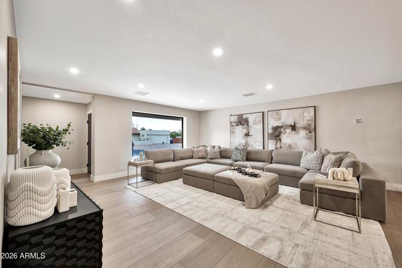 1955 E Greenway Rd-7