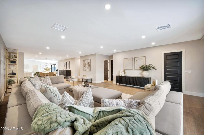 1955 E Greenway Rd-8