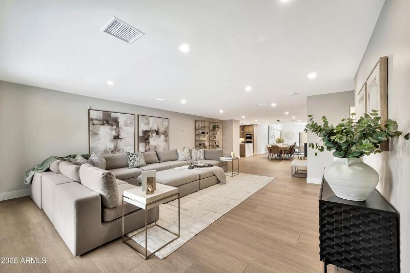 1955 E Greenway Rd-9