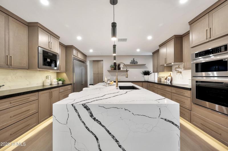 1955 E Greenway Rd-17