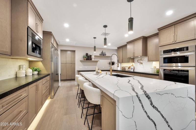 1955 E Greenway Rd-20