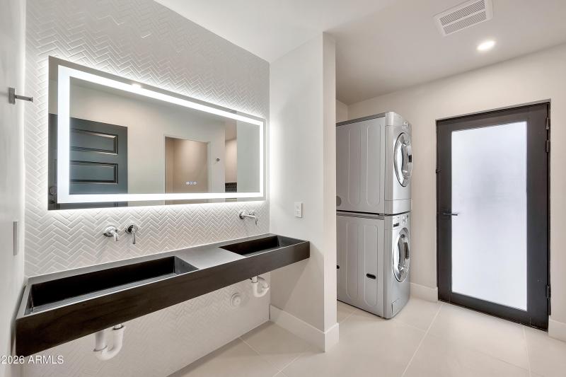 1955 E Greenway Rd-46