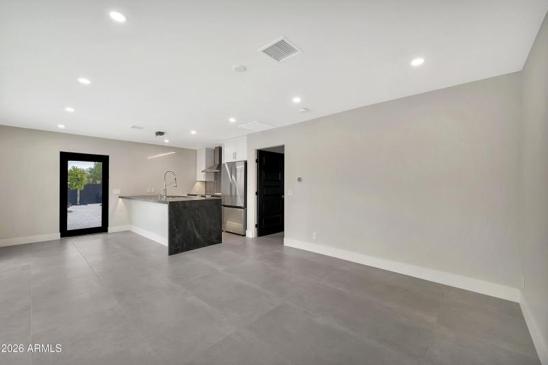 1955 E Greenway Rd-49