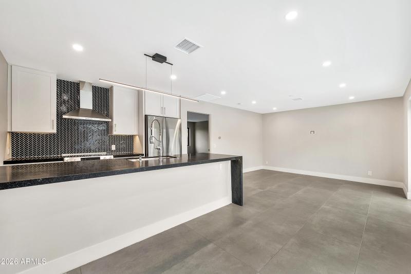 1955 E Greenway Rd-50