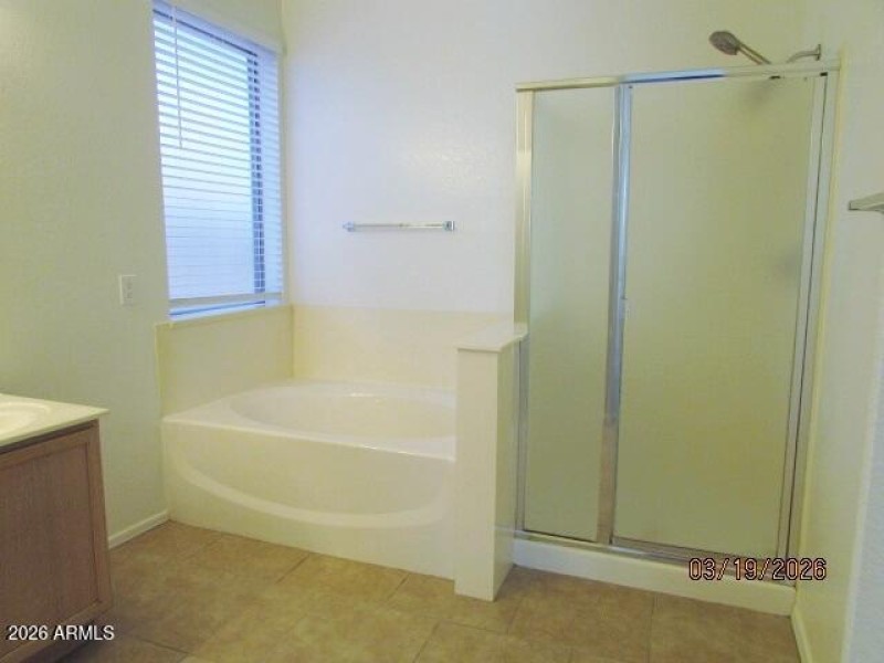 Lawrence primary bath