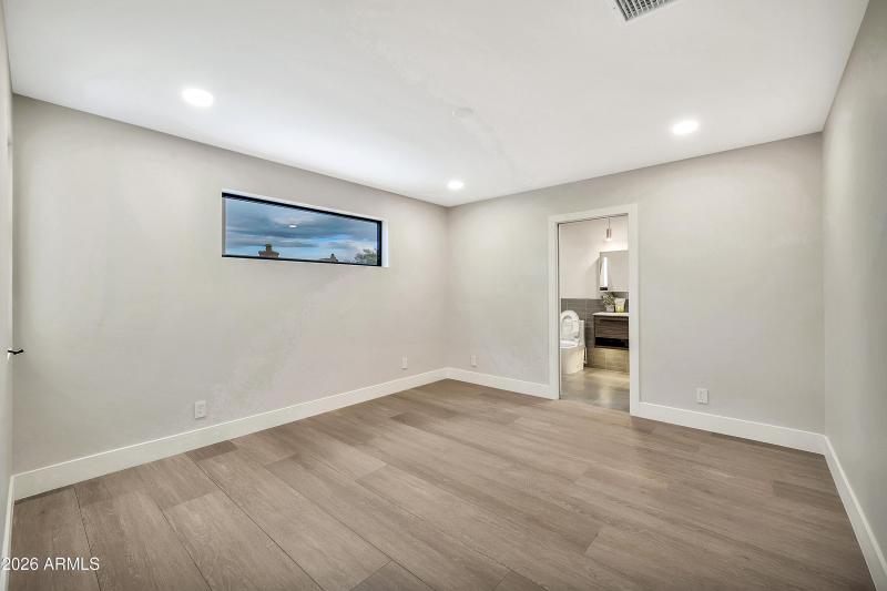 1955 E Greenway Rd-55