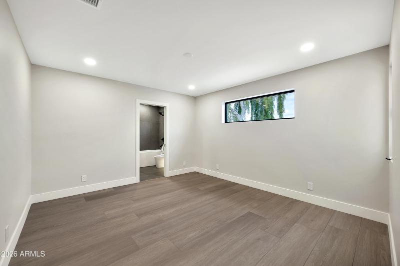 1955 E Greenway Rd-60