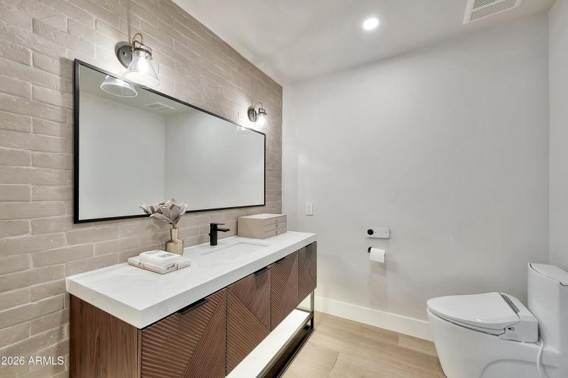 1955 E Greenway Rd-70