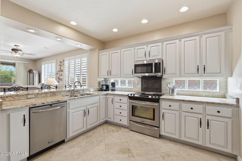 Light and Bright Kitchen