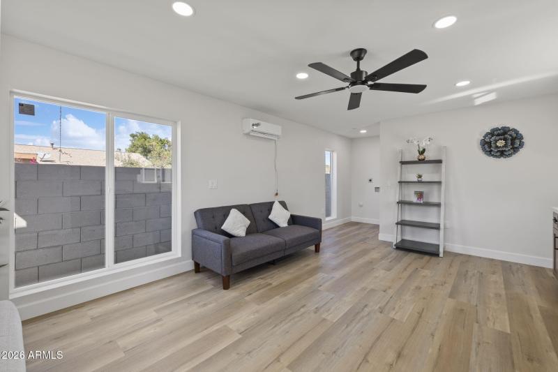 8632 E Highland Ave Scottsdale - 203