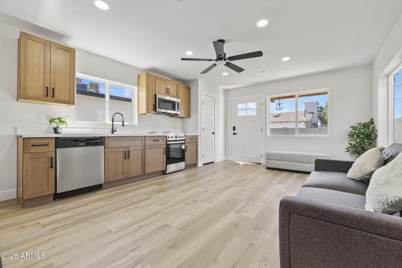 8632 E Highland Ave Scottsdale - 208