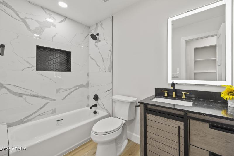 8632 E Highland Ave Scottsdale - 344