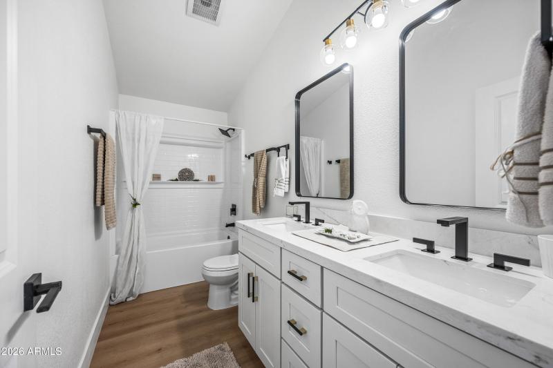 Upstairs bath 3