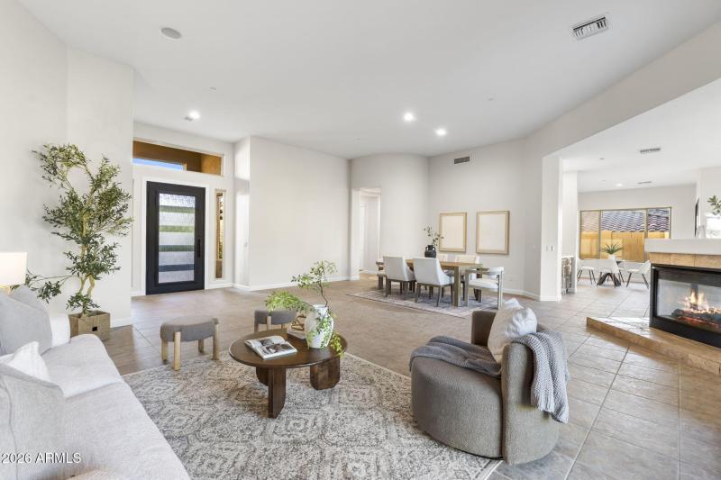 Living Room/Dining Area