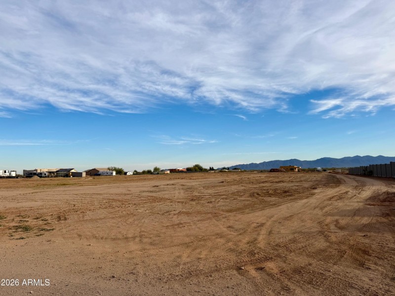 Wittmann Acreage