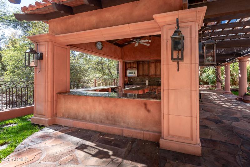 Outdoor Kitchen