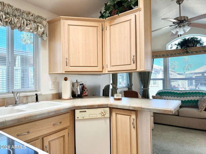 20251116233409390530000000-o