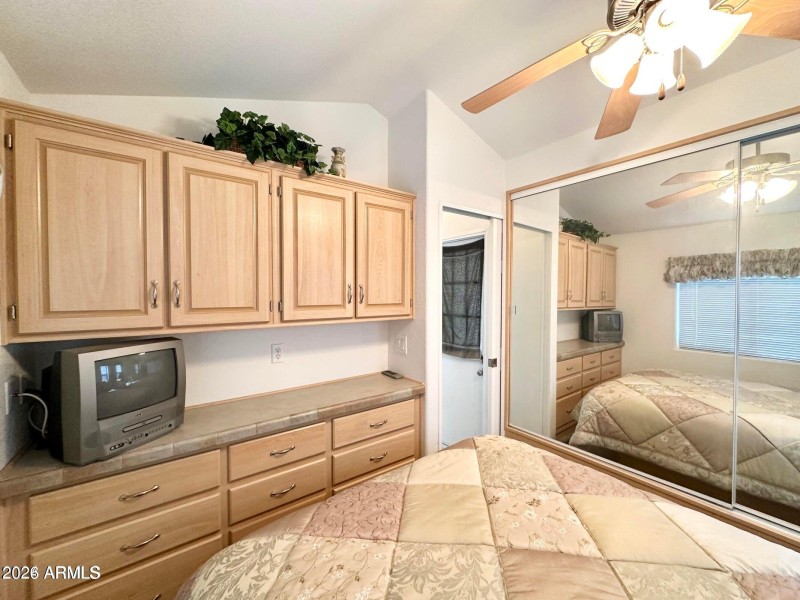 20251116233410092987000000-o