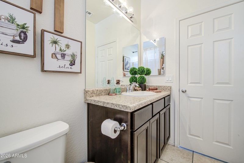 Bathroom 2-pic 2