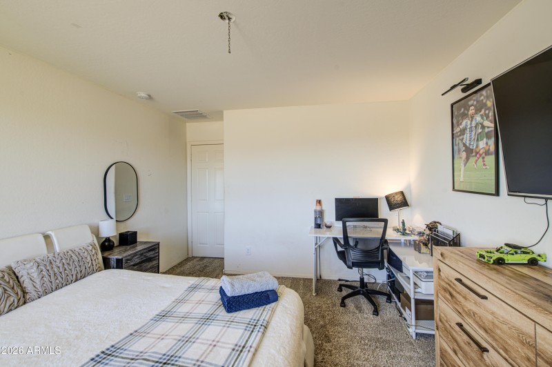 Bedroom 2-pic 2