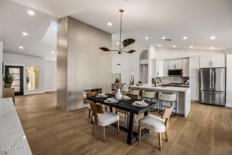 Kitchen / Dining Area