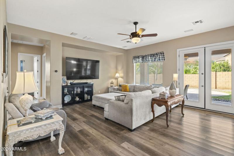 21-web-or-mls-CAP08679