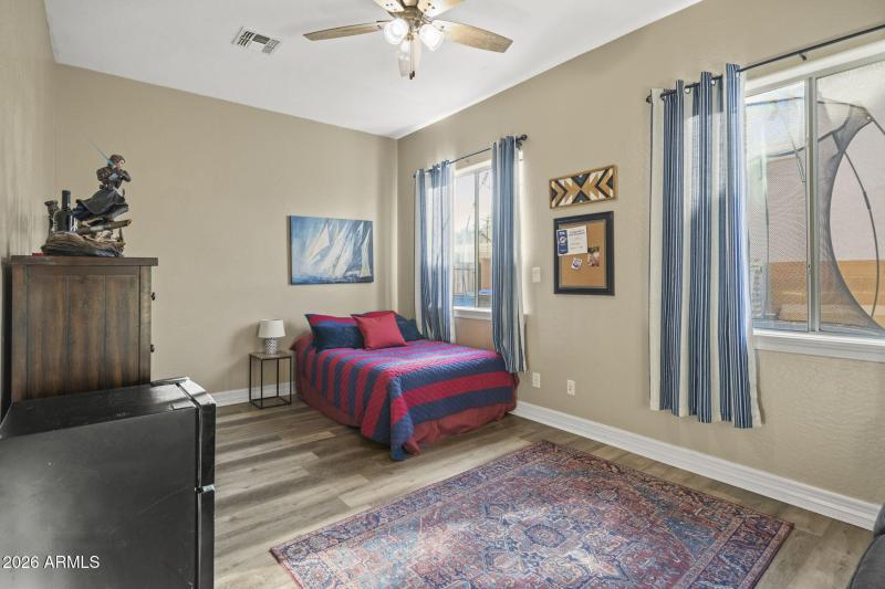 34-web-or-mls-CAP08703