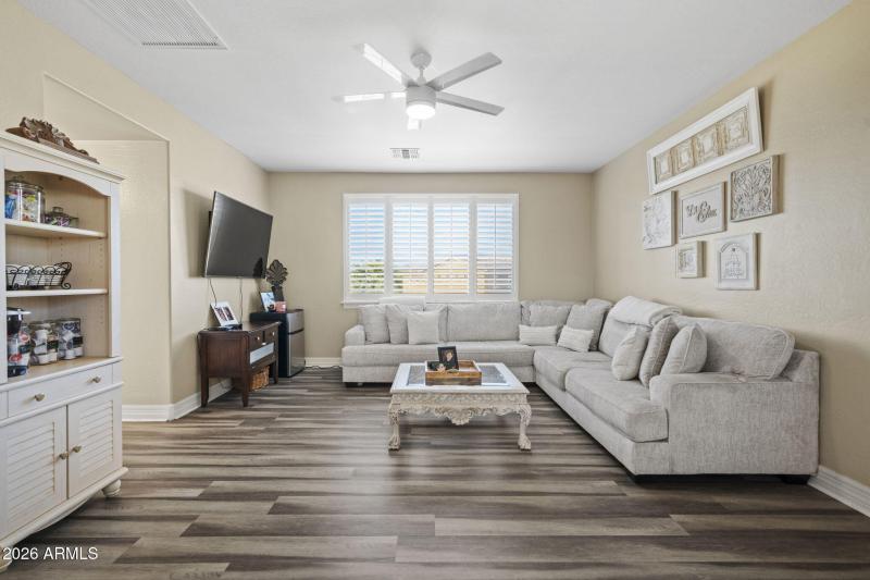 41-web-or-mls-CAP08745