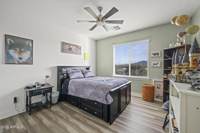 54-web-or-mls-CAP08805