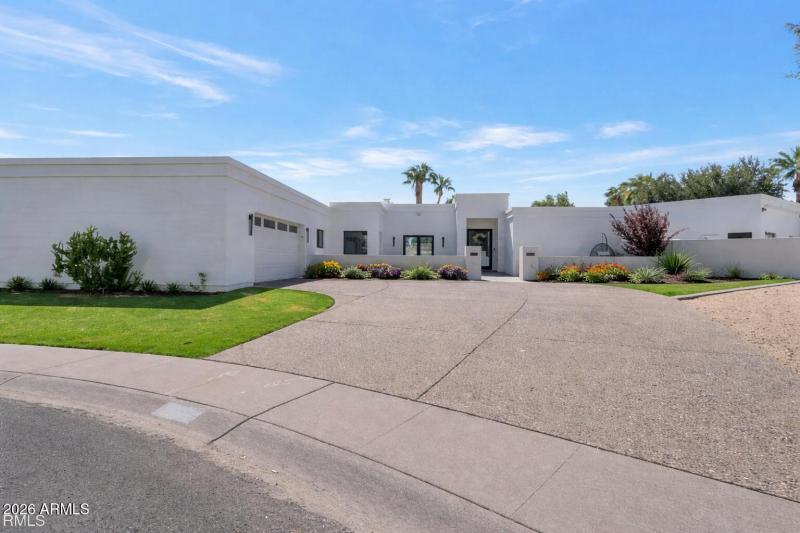 9027N82ndSt_VS