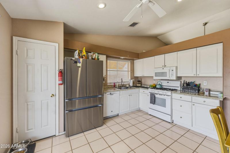 8735 W Pineveta Dr-101