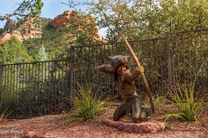 YARD SCULPTURES STAY